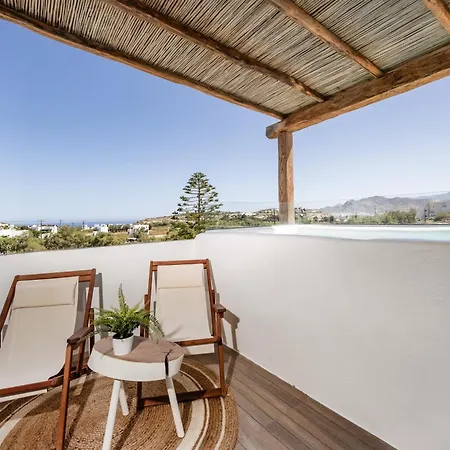 Thea Naxos Aparthotel 4*