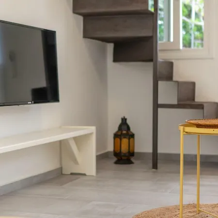 Thea Naxos Aparthotel 4*