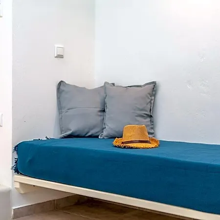 Thea Naxos Aparthotel