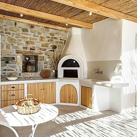 Thea Naxos Aparthotel 4*