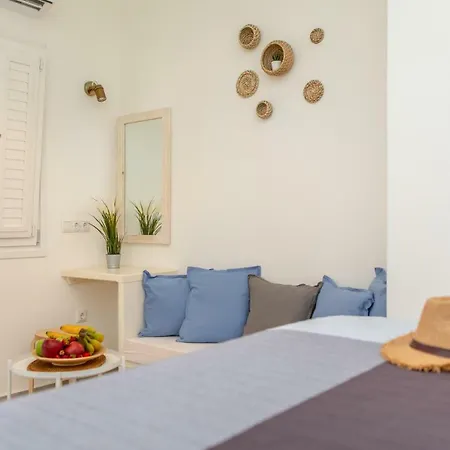 Thea Naxos Ξενοδοχείο με διαμερίσματα 4*