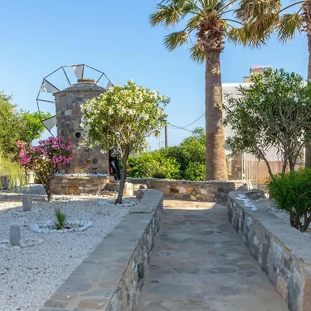 Thea Naxos Aparthotel