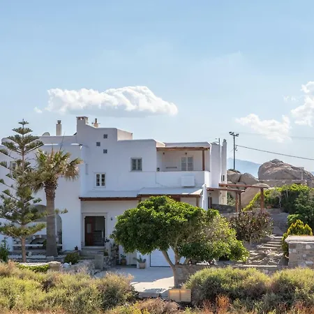 Thea Naxos