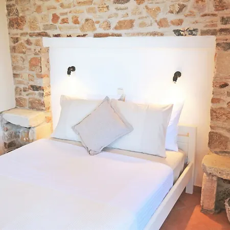 Thea Naxos Ξενοδοχείο με διαμερίσματα 4*